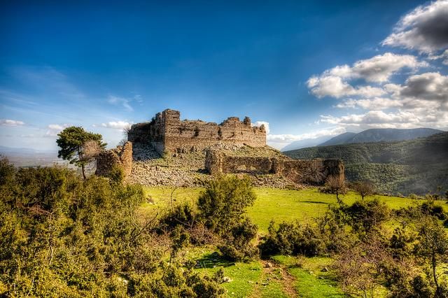 EGE’NİN ARKEOLOJİ VADİSİ: AİGAİ VE ÇEVRESİ